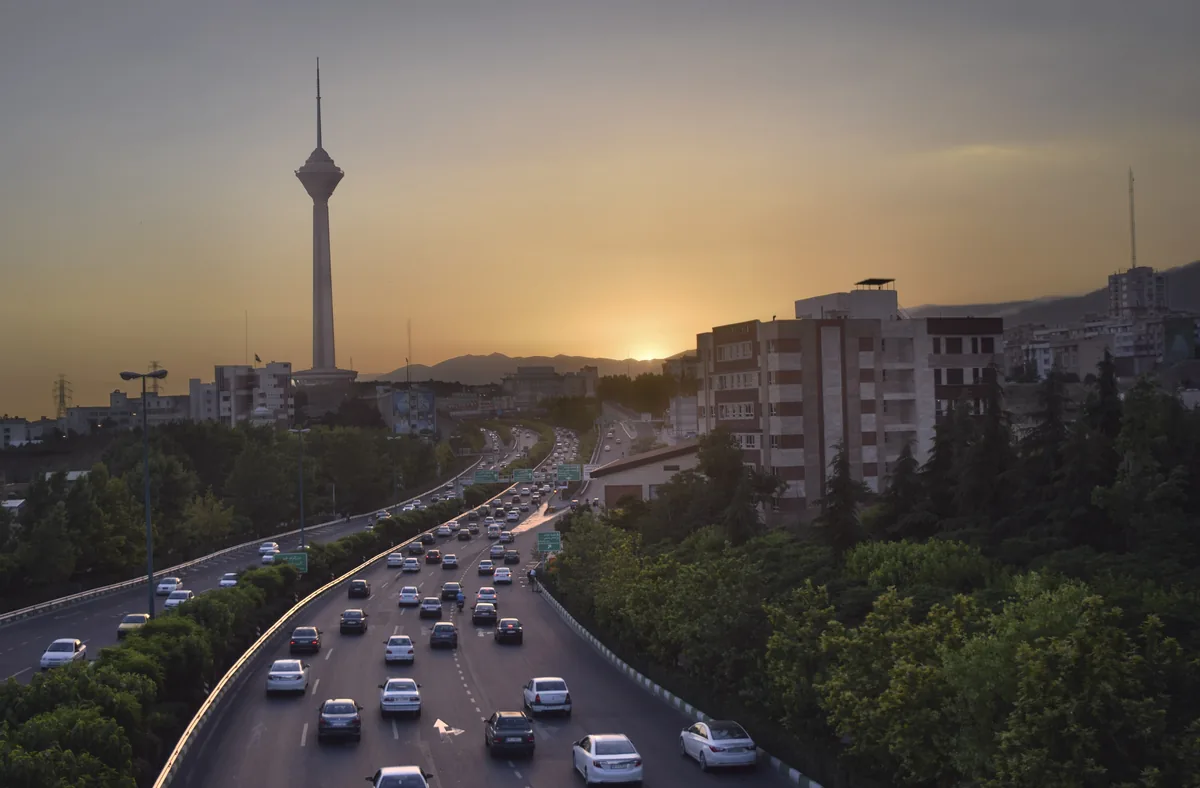 نمای شهر تهران — خدمات لوله باز کنی و نشت یابی در غرب تهران