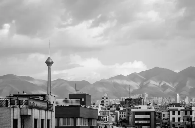 نمای تهران و رشتهکوه البرز — خدمات لوله بازکنی و نشت یابی در شرق تهران