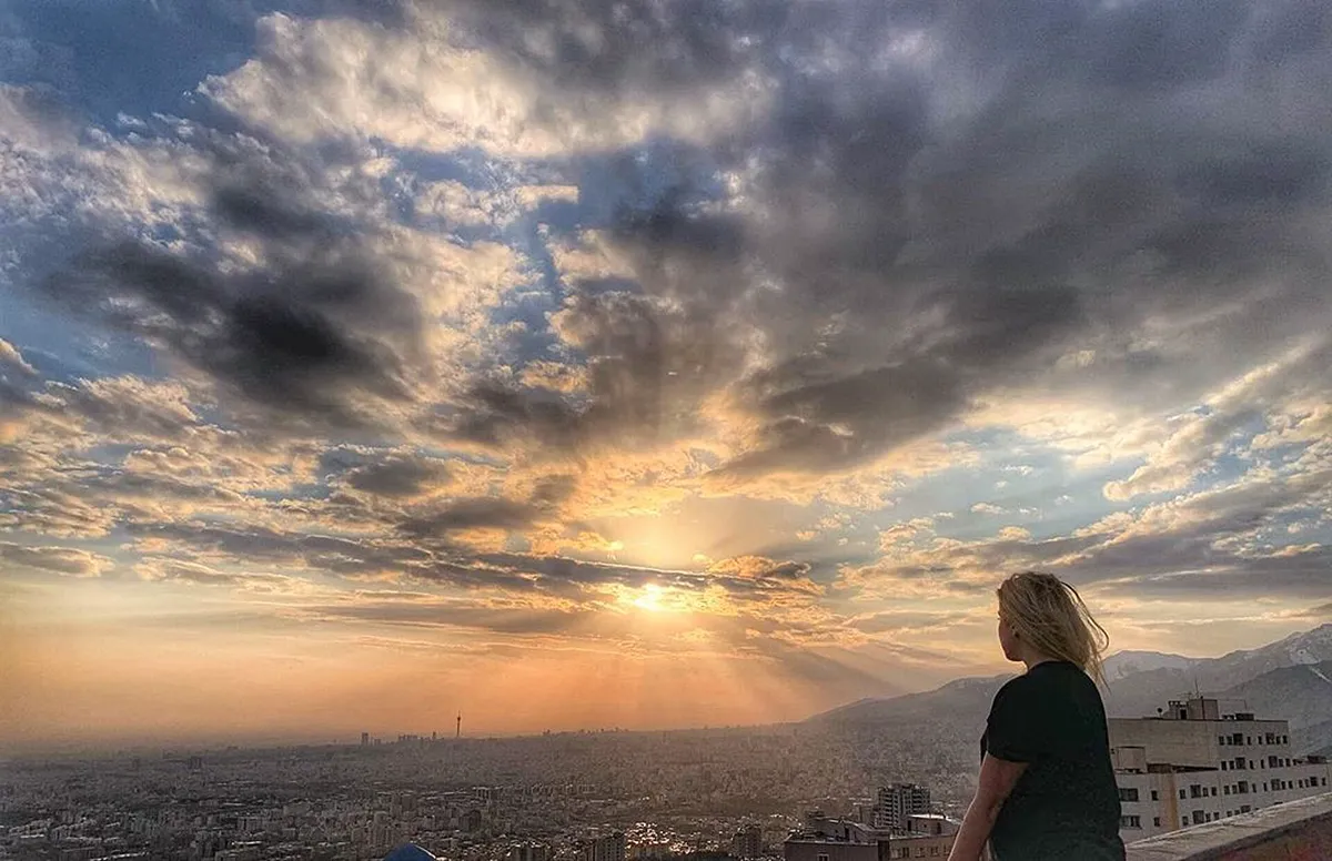 نمای شهر تهران — خدمات لوله بازکنی تهران در تمام مناطق، شبانه‌روزی